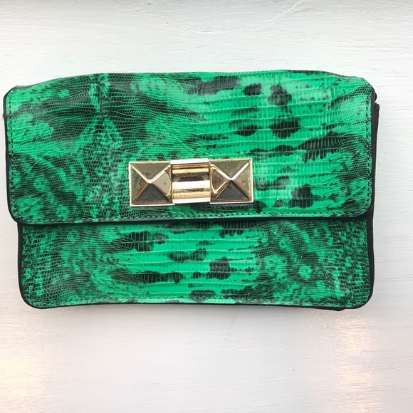 Ann Taylor Handbags - ANN Taylor Genuine Leather Green lizard snakeskin clutch vintage